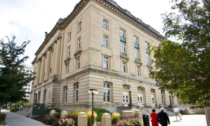Downtown Lincoln Condo | The Grand Manse Capitol Hall