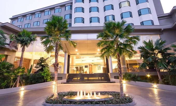 Phitsanulok Hotel | The Grand Riverside Hotel Phitsanulok