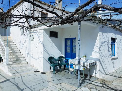 Himare House | The Grandfather's Room