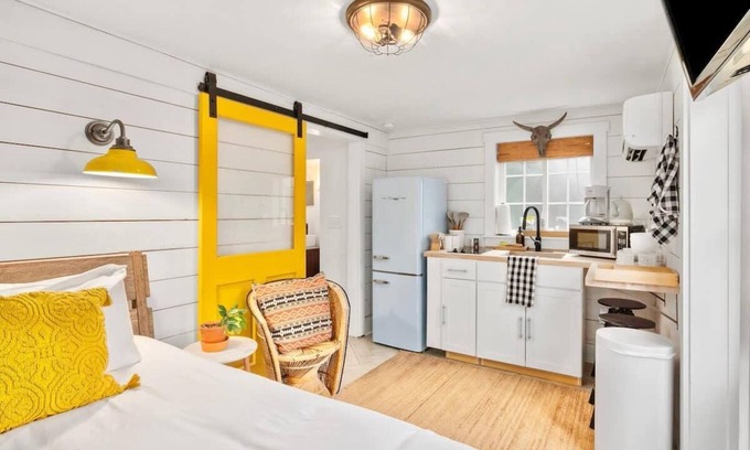 East Side Apartment | The Grant by Minty Living