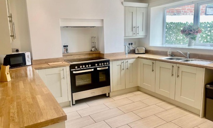 Newton Aycliffe House | The Graph’s Gaff