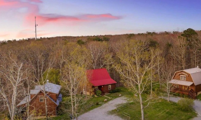 Trenton Cabin | The Great Getaway at Cabins in the Clouds!