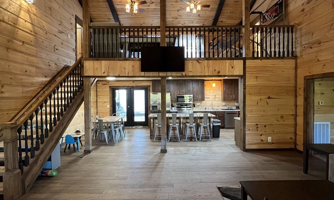 Flat Rock Cabin | The Great Getaway Cabin (With large game loft)