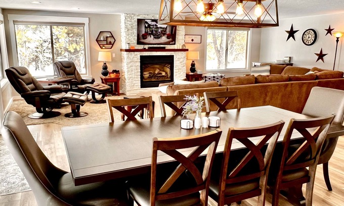 Cascade House | The Great Outdoors - Fantastic home - Lake Cascade - Game room - A/C - Lots of parking
