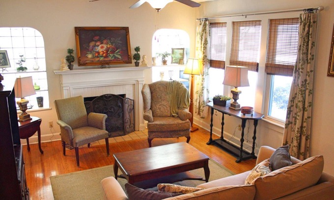 Owensboro House | The Green Garden Cottage is +1200 square feet house, centrally located