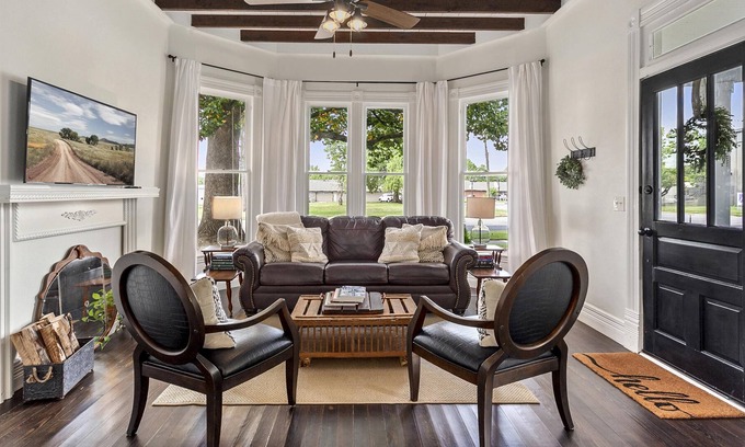 Springdale Cottage | The Grove Cottage - Downtown Springdale