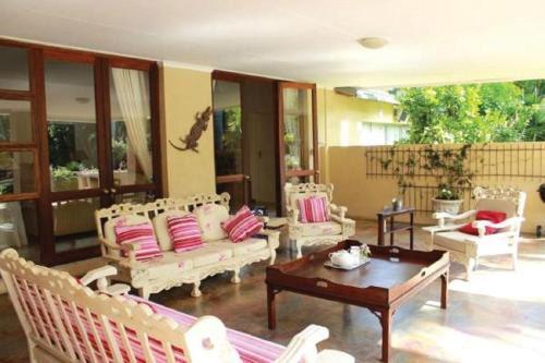 UPhongolo House | The Guest House Pongola