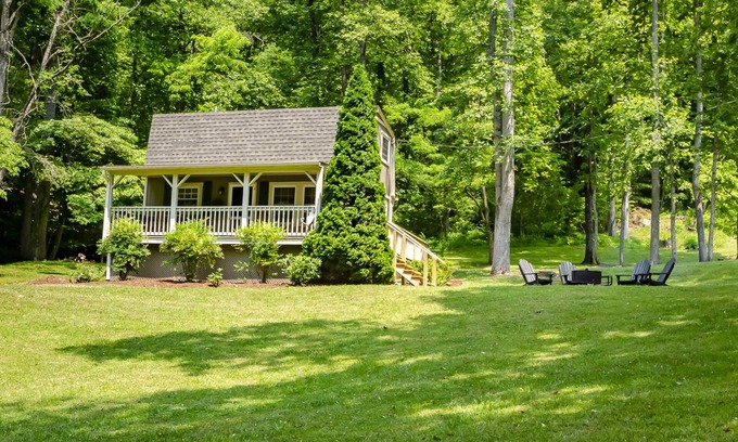 Franklin Cottage | "The Guest House" private ,quiet, peaceful, relaxing