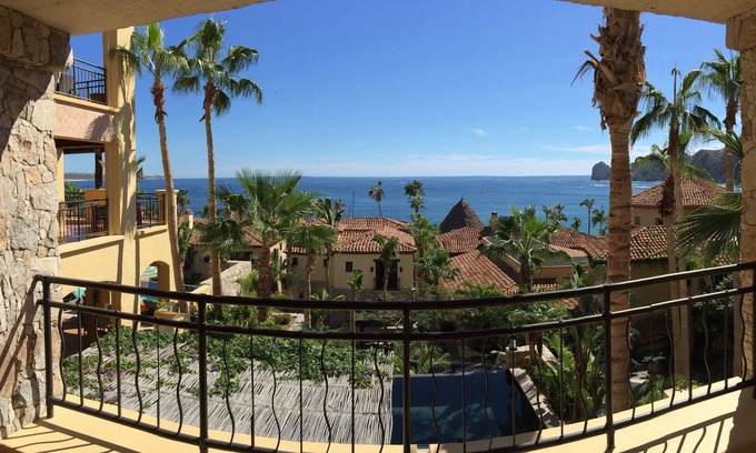 Los Cabos Condo | The Hacienda Beach Club & Residence 3 bedrm./4 bathroom.
