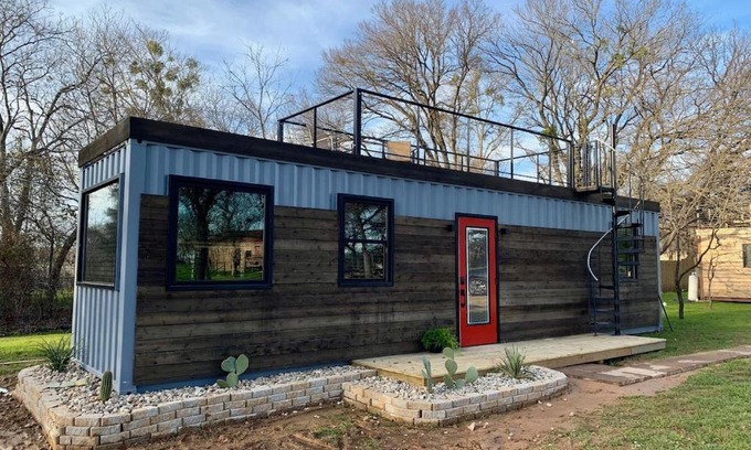Waco House | The Hacienda Beautiful New Container Home 12 min to Magnolia