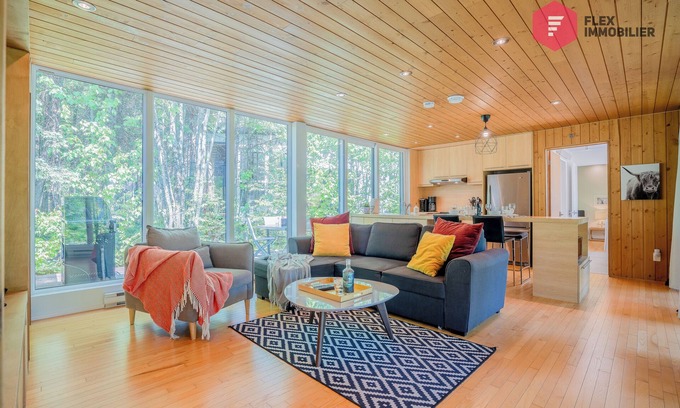 Pont-Rouge Ski Chalet | ⭐ The HALO ❇ SPA Pool Sauna Billiards Trails 25 min from Quebec ⭐