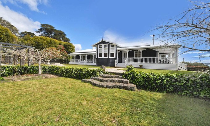 Whangateau House | The Hampton on Matakana Coast | Breathtaking Views