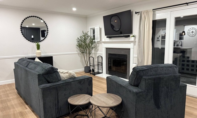 Norwich Apartment | The Happy Hideaway, steps from Spa and 1 mile to Mohegan Sun