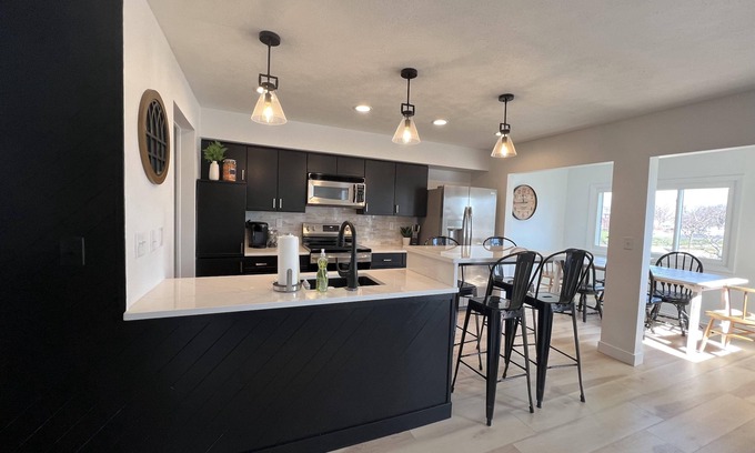 Huron Condo | The Harborview Getaway on the Water!