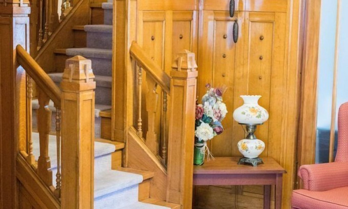 Queens Square Bed & Breakfast | The Harbour House