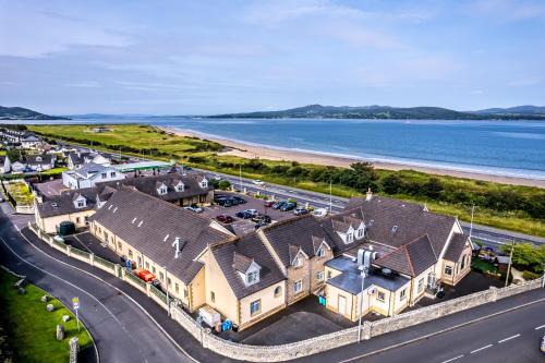 Buncrana Hotel | The Harbour Inn