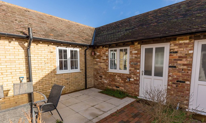 Wimborne Apartment | The Hay Barn - a house that sleeps 2 guests in 1 bedroom