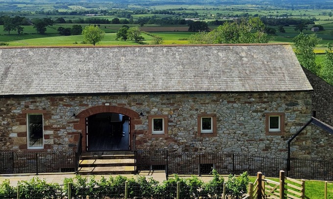 Appleby-in-Westmorland Cottage | THE HAYLOFT, pet friendly, with a garden in Appleby-In-Westmorland
