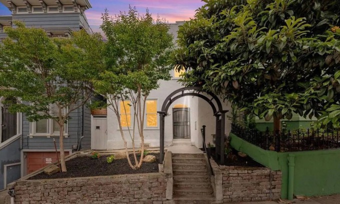 Hayes Valley House | The Hayes Valley Home by Restaurants Bars Shopping