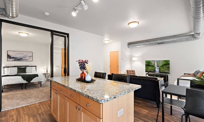 Downtown Minneapolis Apartment | The Hazel | Free parking, Gym, Fast WIFI, Central