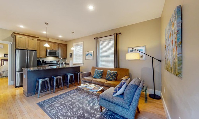 West End Apartment | The Heart of the West End #3