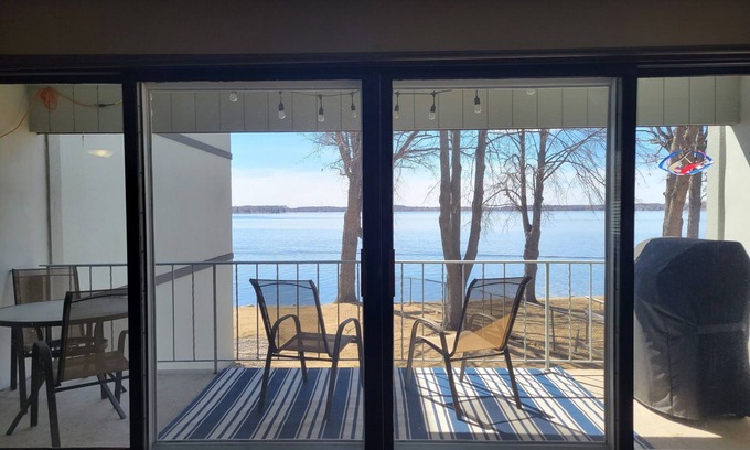 Detroit Lakes Condo | The heartbeat of lakes Cozy 2-bedroom condo on the lake, charming Detroit Lakes