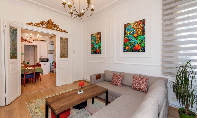 Taksim Apartment | The Heaven on Heritage Street 4-BD