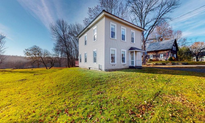 Monson House | The Hebron House