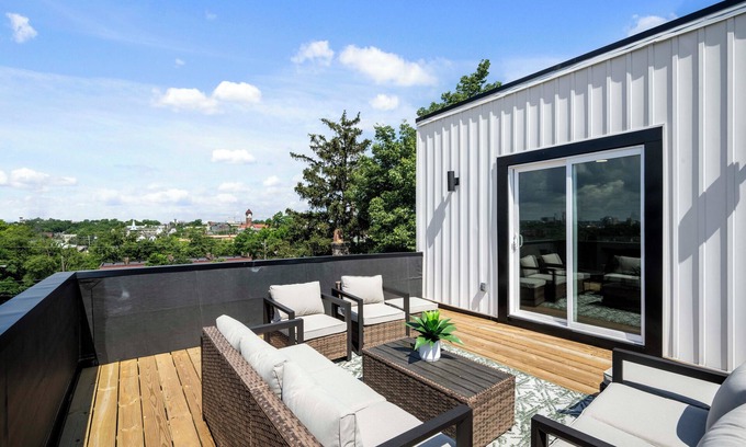 Walnut Hills House | The Heights on Wayne by Blackhouse – Modern Luxury w/Rooftop Lounge!