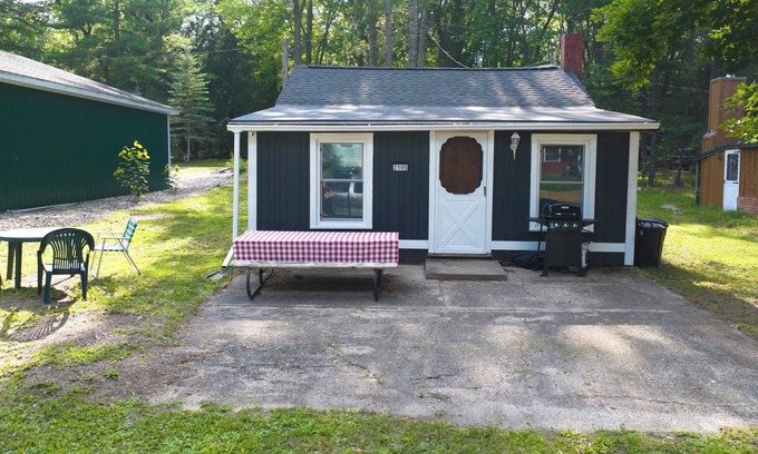 West Branch Cabin | The Henry Lodge: Relaxing Up North retreat close to ORV trails, lake, and bar.