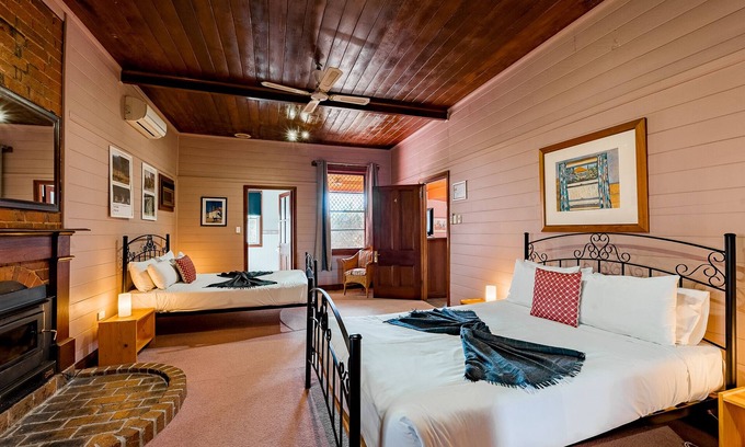 Tenterfield Hotel | The Henry Parkes Motel Tenterfield