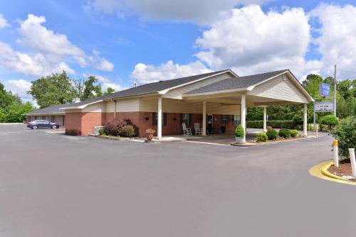 Huntingdon Hotel | The Heritage Inn, Inc