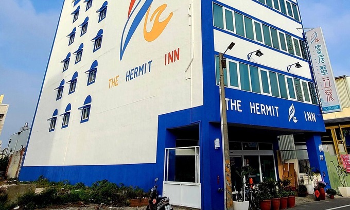Wuqi District Hotel | The Hermit Inn