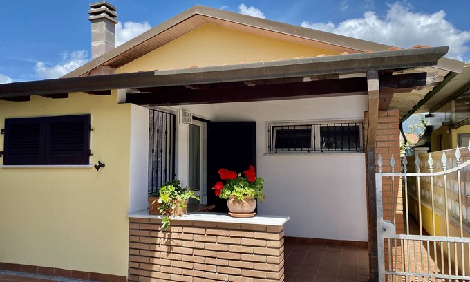 Marina di Massa House | The hidden cottage: delightful vacation home just minutes from the sea