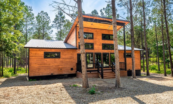 Broken Bow Cabin | The Hidden Jewel of Broken Bow - Modern Luxury Cabin w/Hot Tub and Fireplace