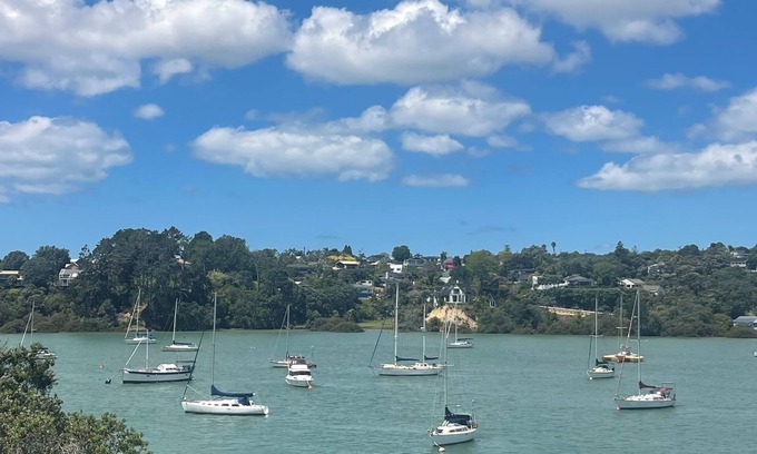 Auckland House | The Hidden Paradise