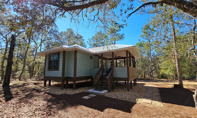 Lecanto House | The Hideaway- Centrally located between Crystal River, Inverness & Rainbow River