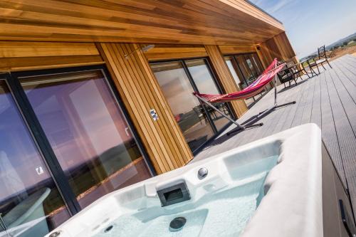 Auchterhouse Cabin | The Hideaway Experience