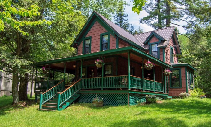 Inlet House | The Highland Lodge - 4th Lake Historic, Waterfront Home