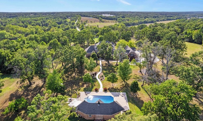 Maysville House | The Highlands Summary