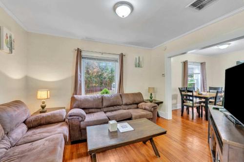 Oneonta House | The Hill All Star Baseball Rentals