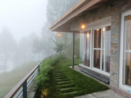 Naina Range House | The Himalayan meadows