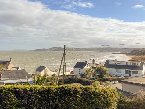 Benllech House | The Holiday House