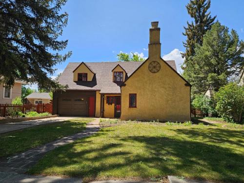 Laramie House | The Hollo House