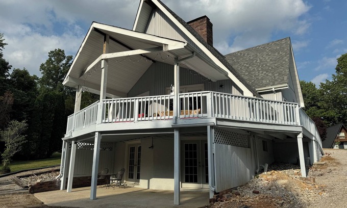 Lucas House | The Honey Pot! Barren River Quiet Living!