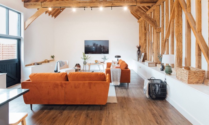 Hemel Hempstead House | The Honeybee's Nest
