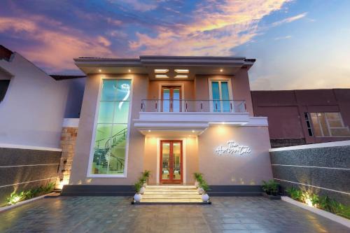 Pacitan Hotel | The Horizontal Hotel Pacitan