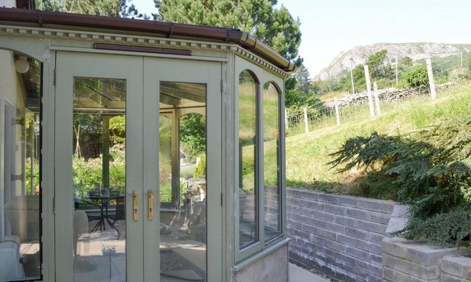 Llanfairfechan House | The Horseshoe Suite