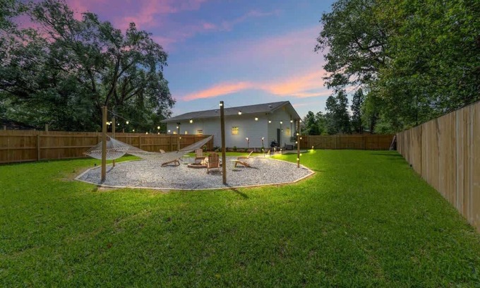 Northeast Pensacola House | The Hosta Hangout - A Luxury Central Haven!