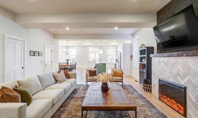 Witmer House | The House at Legacy Manor/Close to Sight & Sound & Downtown Lancaster